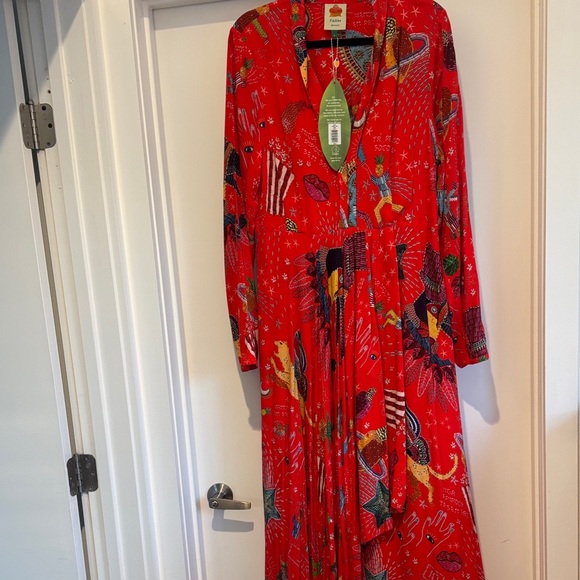 FARM Rio Dresses & Skirts - FARM Rio Vibrant Red Patterned Dress NWT Large